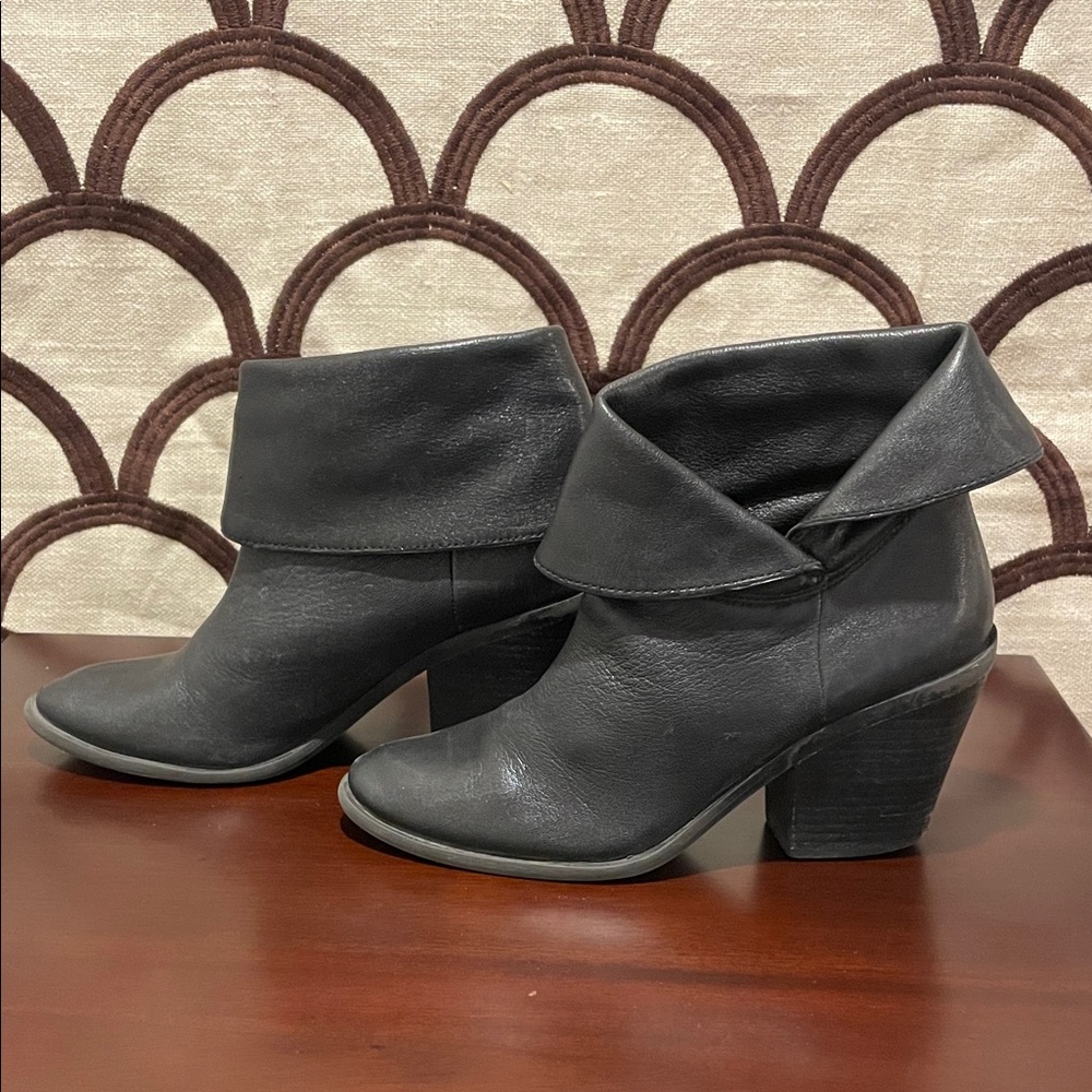 Lucky Brand 9.5 Black Ankle Boots